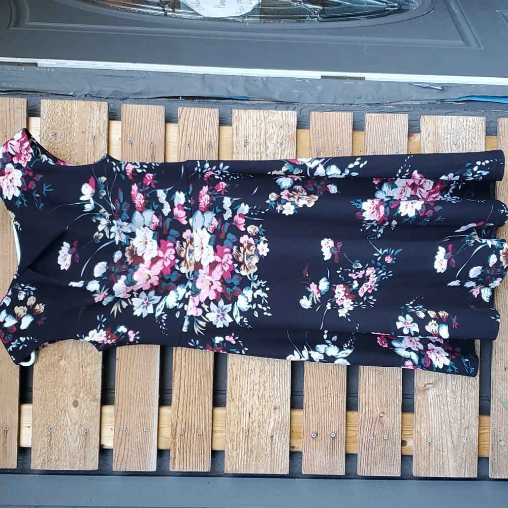 Black with flowers dress XL Veljie